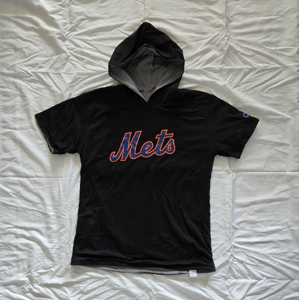 Black Mets Hoodie T-Shirt